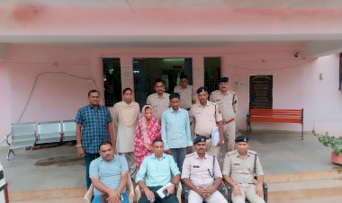 CG:अंधे कत्ल की गुत्थी का खुलासा...लव ट्रायंगल बना मौत का कारण हत्यारे 24 घंटे के भीतर बेमेतरा पुलिस के गिरफ्त में...पत्नी ने ही पूर्व प्रेमी से मिलकर अपने ही पति को मौत का घाट उतरा...लाश को खम्हरिया एनीकट में फैंका... मृतक गोता माटरा का ...आरोपी सलधा मजगांव का.. देवरबीजा चौकी क्षेत्र का मामला..