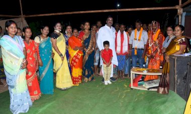 विधायक रेखचंद जैन हाटकचोरा पहुंचे दुर्गा को आशीर्वाद देने