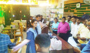 CG:बेमेतरा.SDM के आदेशानुसार डिप्टी कलेक्टर पिंकी मनहर ने किया रसोई रेस्टोरेंट का औचक निरीक्षण...फूड सेफ्टी एंड स्टैंडर्ड एक्ट का उल्लंघन पाए जाने पर की गई आर्थिक दण्ड की कार्रवाई