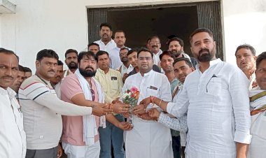 CG:दाढी में बहुत पूराना मांग हुआ पूरा ..दाढी में कॉलेज खुलने का प्रशासनिक स्वीकृति मिलने पर दाढी में उत्साह...वरिष्ठ कांग्रेस नेता मोंटु तिवारी के नेतृत्व में विधायक कार्यालय नवागढ़ पहुंच कर धन्यवाद एवं आभार व्यक्त किये