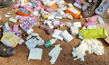 CG BIG BREAKING : माओवादी के साथ पुलिस की हुई मुठभेड़ : मुठभेड़ के दौरान सुरक्षा बल के जवानों ने माआवादियों के डेरा को ध्वस्त करने के साथ माओवादी स्मरक स्थल को भी ध्वस्त किया... माओवादी डेरा से भारी मात्रा में दैनिक उपयोग की सामग्रिया, विस्फोटक, टेलरिंग टीम का सामान एवं दवाईयां बरामद हुई...
