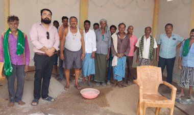 CG:नवागढ़ विधानसभा क्षेत्र पेंड्री में दुर्गा मंच निर्माण के लिए भूमिपूजन किया गया...विधायक श्री बंजारे द्वारा स्वीकृति...वरिष्ठ कांग्रेस नेता मोंटु तिवारी के उपस्थिति में हुआ..ग्रामीणों ने कहा पुन:बंजारे को बनायेंगे विधायक