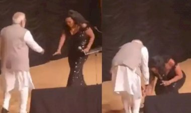 इस अमेरिकन सिंगर ने जीता हर किसी का दिल, झुककर छूए पीएम मोदी के पैर, सब कह रहे वाह-वाह....