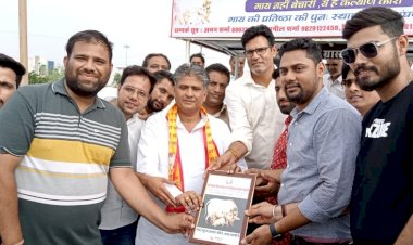 राज्यमंत्री महेश शर्मा ने किया गौ ग्रास