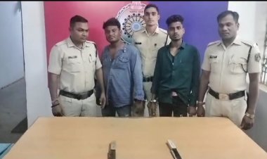 CG BREAKING NEWS : थाना कोतवाली पुलिस राजनांदगांव की कार्यवाही... दो आरोपियों को 25 आर्म्स एक्ट के तहत किया गिरफ्तार... दोनो आरोपी आदतन बदमाश है जिनकी विरूद्ध पूर्व में भी थाना लालबाग, कोतवाली में मारपीट चाकुबाजी के प्रकरण दर्ज है...