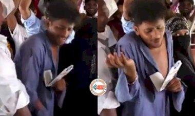 Beggar's Trick : QR कोड लेकर भीख मांग रहा भिखारी, नहीं चलेगा छुट्टे न होने का बहाना, कभी नहीं देखा होगा कभी ऐसा नजारा- यहाँ देखें वीडियो...