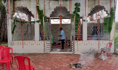 सावन मास के प्रथम दिवस स्वम्भू भगवान शिव माता पार्वती के मंदिर के प्राण प्रतिष्ठा हुई संपन्न