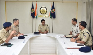 CG BREAKING NEWS : नक्सल विरोधी अभियान, अपराधों के रोकथाम को लेकर बस्तर संभाग के सीमावर्ती जिलों का अंतराज्यीय बैठक पुलिस कोर्डिनेशन सेंटर, जगदलपुर में आयोजित किया गया...