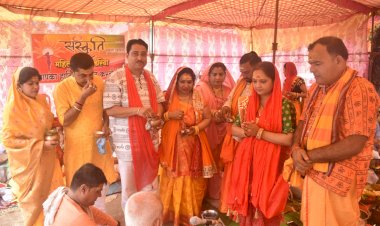 संस्कृति महिला ग्रुप पंडरिया द्वारा नगर में पहली बार सामूहिक रुद्राभिषेक संपन्न

अभिषेक पूजन के दौरान दर्शन दिए नाग देवता