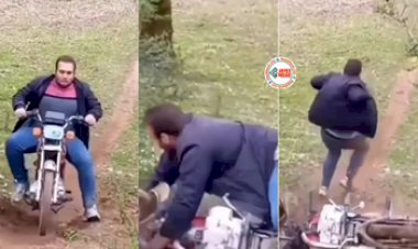 Bike Stunt Video: बाइक को पहाड़ी पर चढाने लगा शख्स, लेकिन तभी हुई एक छोटी सी गलती, और...- देखे वीडियो...