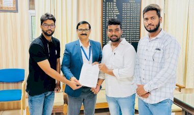 CG BREAKING NEWS : फर्जी जाति प्रमाणपत्र से नौकरी करने वाले प्रोफ़ेसरों और कर्मचारियों की बर्ख़ास्तगी की माँग ले कर पं. रविशंकर शुक्ल विश्विद्यालय पहुँची NSUI...