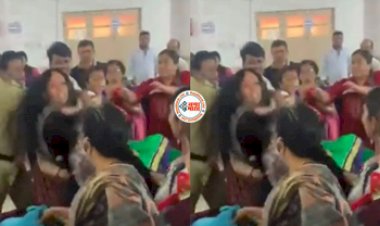 Women Fight Video: सेल में कपड़ा खरीदने गये महिलाओं के बीच सूट को लेकर मचा हंगामा, फिर हुआ कुछ ऐसा कि सिक्यूरिटी को बुलाना पड़ा- देखें वीडियो...
