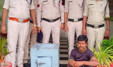 मंदिर का ताला तोड़ कर दान पेटी एवं नगदी रकम चोरी करने वाले आरोपी को थाना सिटी कोतवाली पुलिस ने किया गिरफ्तार।