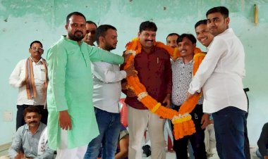 अघरिया समाज के नवनिर्वाचित पदाधिकारियों को मुख्य अतिथि ने दिलवाई शपथ पढ़ें पूरी खबर