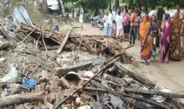 छत्तीसगढ़ में नासूर बनी बारिश : मूसलाधार बारिश से मकान की दीवार ढही, चपेट में आकर मासूम की दर्दनाक मौत...