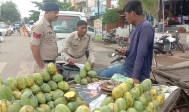 CG BREAKING  NEWS : थाना कोतवाली पुलिस राजनांदगांव की अपील... शहर मे किराये से रहने वाले किरायेदारों की सूची थाना को उपलब्ध कराएं...