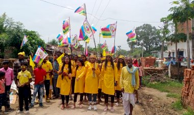 विश्व आदिवासी दिवस के अवसर पर मस्तूरी ब्लाक के इटवा गांव में आदिवासी भाइयों बहनों के द्वारा निकाली गई शोभा यात्रा पढ़े पूरी खबर