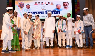 प्रदेश कांग्रेस प्रभारी शैलजा ने किया नट्टू भिन्सरा का सम्मान…