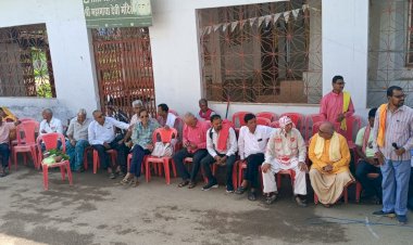 कवर्धा जिले में छत्तीसगढ़ी भाषा के लिए पदयात्रा सम्पन।
जिले के पंडरिया से पांडातराई तक पदयात्रा करके हजारों लोगों के बीच चलाया गया जन जागरूकता अभियान।