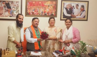 सरकार की योजनाओं को लेकर दिल्ली के पूर्व प्रभारी राष्ट्रीय उपाध्यक्ष बीजेपी  श्याम जाजू से मुलाकात की...