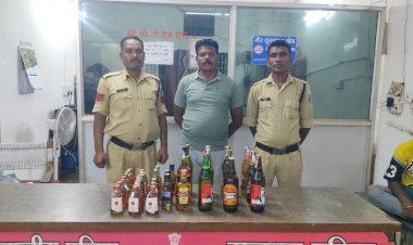 अवैध शराब परिवहन करने वाले आरोपी पर बस्तर पुलिस की कार्यवाही... आरोपी के कब्जे से 11.585 एम0एल0 शराब बरामद... अनुमानित कीमत 6100/- रूपये...