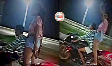 Girl Waving Gun: चलती बाइक पर खड़े होकर बन्दूक लहराती दिखी लड़की, अब पुलिस ने कर दिया कुछ ऐसा, देखें विडियो...