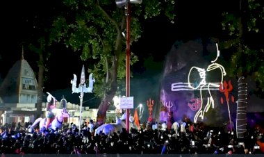 CG के इस शिव मंदिर में दिखा अद्भुत नजारा, विशाल शिवलिंग के ऊपर लेजर लाइट से उकेरी गई भोलेनाथ की आकृति, देखें वीडियो....