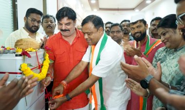 पीसीसी चीफ व साँसद दीपक बैज ने राजीव भवन जगदलपुर में पेयजल हेतु वाटरकूलर प्रदान किया..