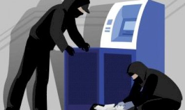 CG Crime News : देखते रह गई पुलिस, चोरों ने एटीएम मशीन किया साफ, 47 लाख रुपये लेकर हो गए फरार.....
