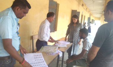 बेमेतरा एसडीएम RO सुरूचि सिंह IAS ने किये मतदान केंद्रों का औचक निरीक्षण...एक शो-कॉज नोटिस जारी