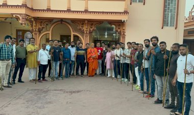 महामंडलेश्वर स्वामी हंसराम उदासीन ने दंड देकर सनातन धर्म की रक्षा का दिलाया संकल्प