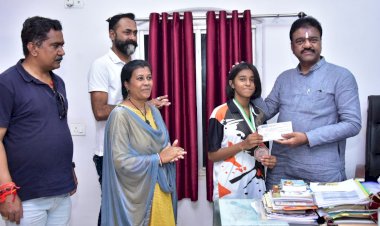 संसदीय सचिव रेखचंद जैन के प्रयासों से मार्शल आर्ट खिलाड़ी तनुप्रिया को मिली तीन लाख की प्रोत्साहन राशि...