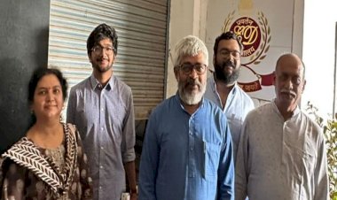 CG News : सीएम भूपेश बघेल के सलाहकार विनोद वर्मा दोनों बेटों को लेकर पहुंचे ED के दफ्तर, कल उनकी पत्नी से होगी पूछताछ, इस दिन उनके घर पड़ा था छापा.....