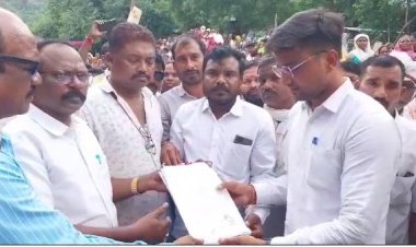 CG News : कांकेर ब्लॉक को सूखा घोषित करने की मांग, किसानों ने किया कलेक्टोरेट का घेराव....