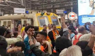 Crowd In Railway Station: रिटायरमेंट का ऐसा जश्न नहीं देखा होगा! नाच उठा पूरा स्टेशन- देखें विडियो...