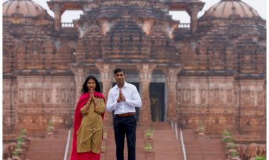PHOTO : भारी बारिश के बीच पत्नी के साथ ऋषि सुनक ने की अक्षरधाम मंदिर में पूजा,मंदिर में ऋषि सुनक को मिला ये खास गिफ्ट,देखे PHOTO…