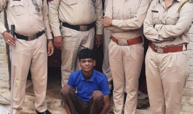 CG:बेमेतरा आबकारी विभाग वृत्त बेरला बेमेतरा की कार्रवाई...गोवा स्पेशल विस्की और देशी मसाला शराब जब्त...एक आरोपी के पास से 75 नग अवैध शराब जप्त..किमती 8हजार 8 सौ रूपये...आबकारी उपनिरीक्षक वीणा भंडारी के नेतृत्व में कार्यवाही