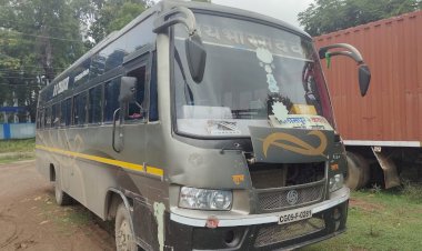 कलेक्टर के निर्देश पर हुई बड़ी कार्यवाही:

हरिनाला में लापरवाही पूर्वक पानी से भरे पूल को पार कराने पर जय भोरमदेव बस जब्त,चालक का ड्राइविंग लाइसेंस तत्काल प्रभाव से 3 माह के लिए  निलंबित


मोटरयान अधिनियम के तहत परमिट शर्तो का उलंघन करने पर बस को जप्त कर कवर्धा थाना परिसर में सुरक्षित खड़ा किया गया ।