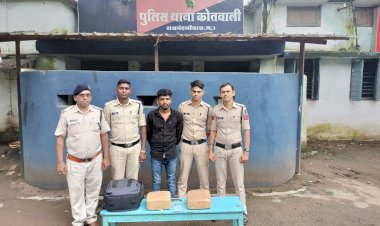 CG राजनांदगांव सिटी कोतवाली पुलिस की बडी कार्यवाही... आरेापी के कब्जे से अवैध रूप से ब्रिकी करने हेतु रखे 10 किलो 184 ग्राम मादक पदार्थ गांजा किमती 80,000 रूपये एवं 01 नग एंड्राइड मोबाईल कीमती 10,000 रूपये जुमला कीमती 90,000 रूपये...