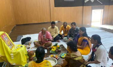 नगर पालिक निगम के तहत आज विश्वकर्मा जयंती के उपलक्ष्य  में नगर निगम के वाहनों की विधिवत  पूजा अर्चना  शहर के श्यामा प्रसाद मुखर्जी टाउन हॉल में महापौर सफीरा साहू के द्वारा किया गया...