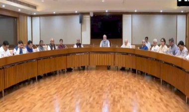मोदी कैबिनेट ब्रेकिंग : महिला आरक्षण को कैबिनेट की मंजूरी, अब संसद में पेश होगा बिल जानिये क्या बदलने वाला है इस बिल के आने से......