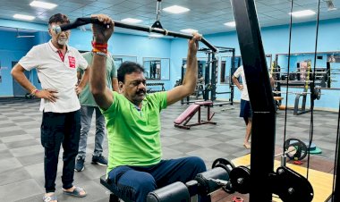 स्टेडियम पहुंचे विधायक ने खिलाड़ियों से की चर्चा...