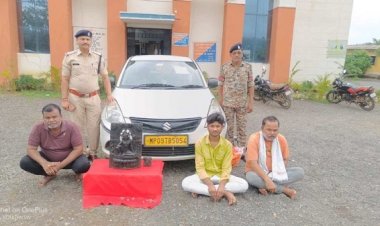 CG Crime News: 10वीं सदी की प्राचीनतम मूर्ति की तस्करी, तस्करों को पुलिस ने धर दबोचा, मूर्ति की किमत जानकर उड़ जाएंगे आपके होश ...