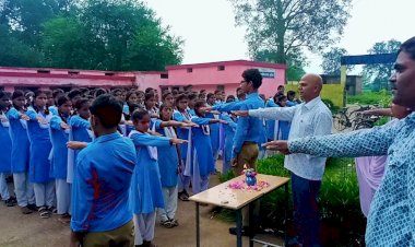 शासकीय उच्चतर माध्यमिक विद्यालय बुढ़ीखार में मेरी माटी मेरा देश कार्यक्रम के तहत 2047 तक भारत को आत्मनिर्भर बनाने लिया गया शपथ पढ़े पूरी खबर