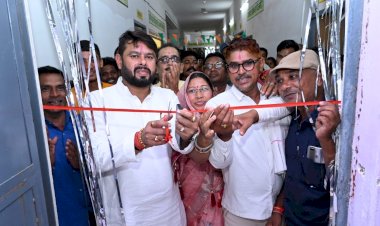 CG:राज्य सरकार नवा छत्तीसगढ़ गढ़ने सामाजिक समरसता के साथ कर रही है काम:विधायक आशीष छाबड़ा...कौशलपुर मोहरेंगा में 36.92 लाख रुपए के विभिन्न विकास कार्य कबीर सामुदायिक भवन,सतनाम सामुदायिक भवन,स्कूल भवन निर्माण सहित कार्यों की रखी आधारशिला