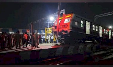 रेल हादसा : ड्राइवर ने ब्रेक की जगह दबा दिया एक्सीलेटर,पटरी से उतर प्लेटफॉर्म पर चढ़ गई ट्रेन  और फिर जो हुआ......