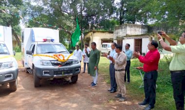 संभागीय पशु चिकित्सालय जगदलपुर परिसर से पशुधन विकास विभाग द्वारा सर्व सुविधायुक्त  एंबुलेंस वाहन  जिले के दो विकासखंड जगदलपुर एवं दरभा हेतु छत्तीसगढ़ शासन के संसदीय सचिव एवं जगदलपुर विधायक  रेखचंद जैन के कर कमलों द्वारा हरी झंडी दिखाकर रवाना किया गया...