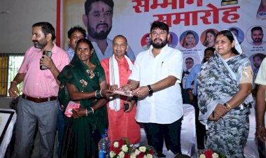 CG:बेमेतरा विधायक आशीष छाबड़ा महिला स्व सहायता समूह सम्मान समारोह में हुए शामिल