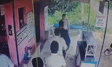 CG News : खनिज विभाग के  स्टॉफ की सरेराह गुंडागर्दी, ट्रेक्टर मालिक को जड़ा थप्पड़, लुटा मोबाइल और फिर जो हुआ देखिये वीडियो........