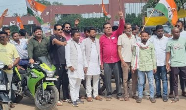 शहर जिला कॉंग्रेस कमेटी ने नगरनार स्टील प्लांट के निजीकरण के विरोध में कराया नगर बंद....